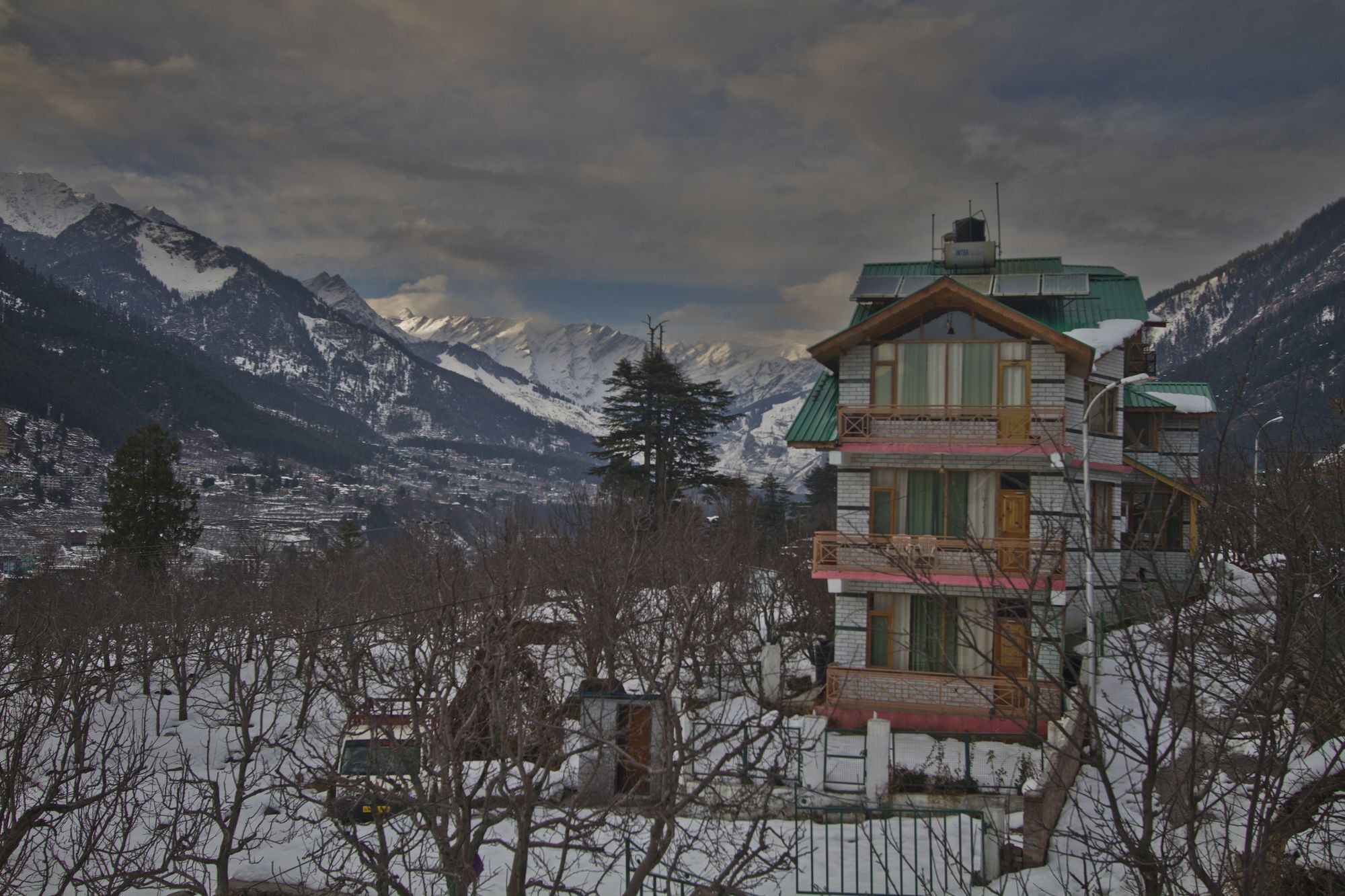 Hotel Mountain Face Manāli Exterior foto