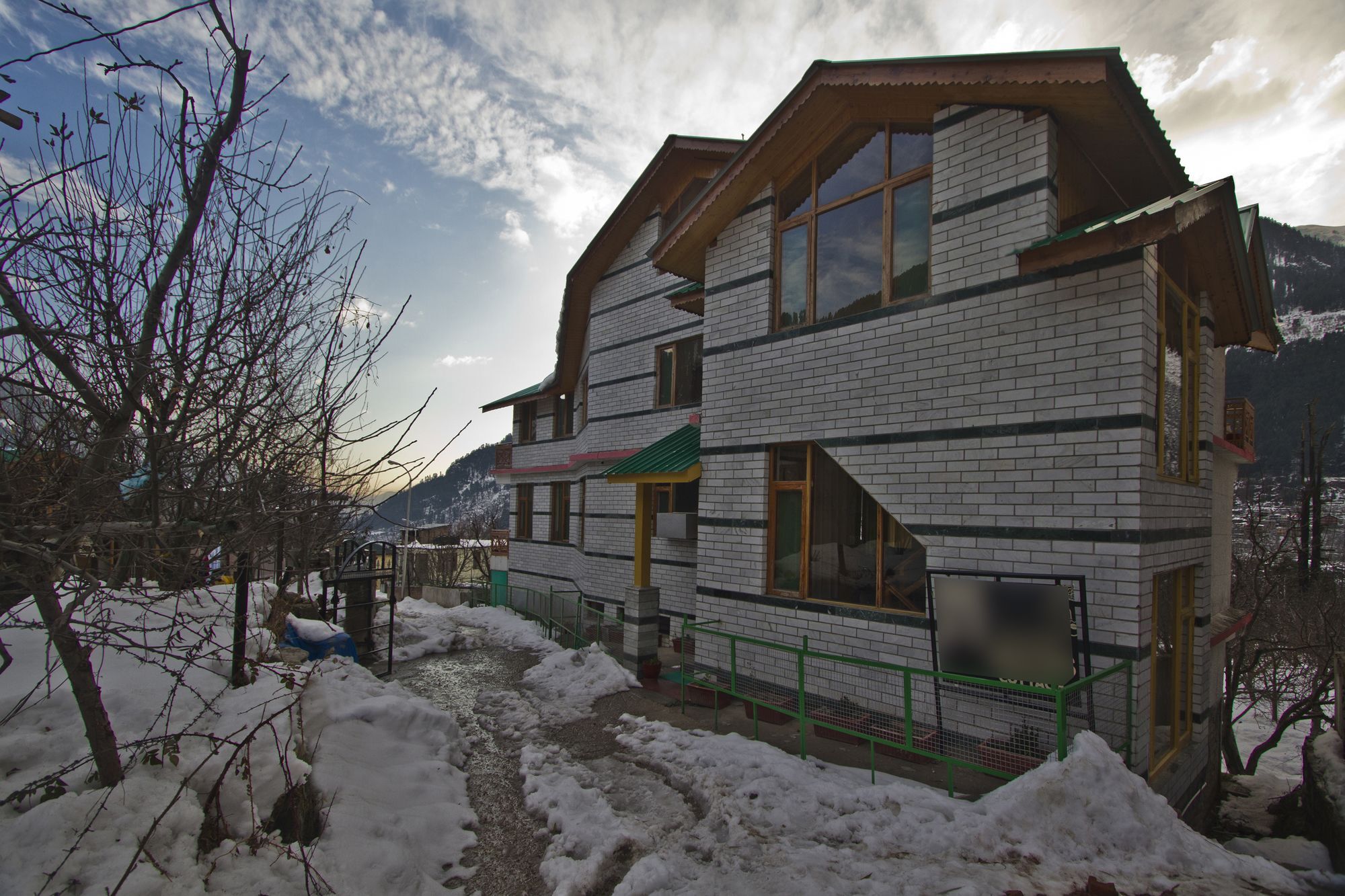 Hotel Mountain Face Manāli Exterior foto